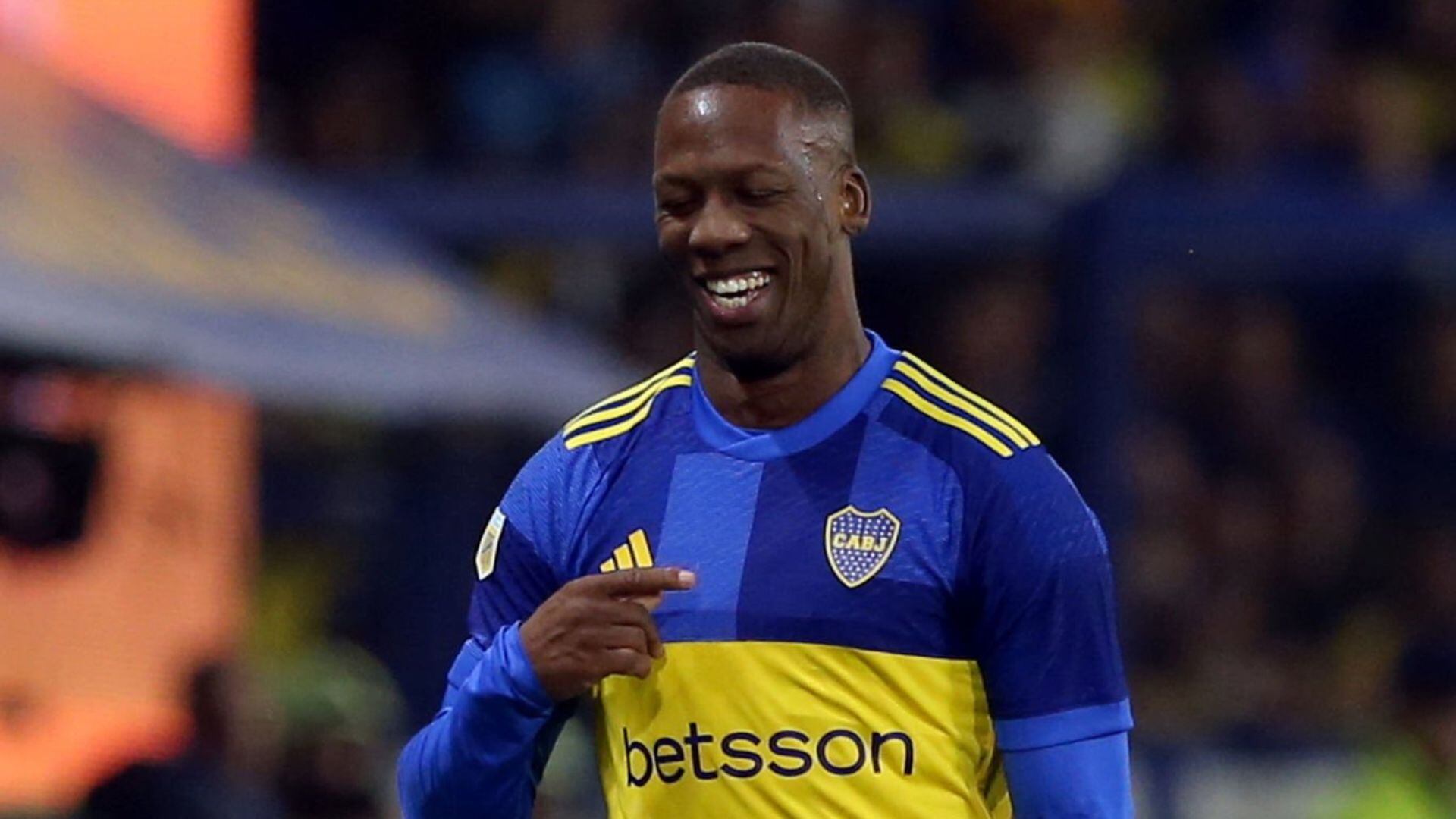 Luis Advíncula tiene contrato con Boca Juniors hasta finales del 2026.