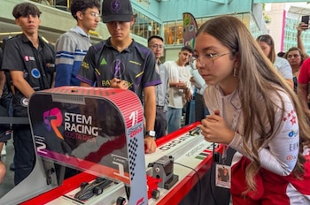 El programa STEM Racing reúne