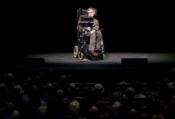 Los especialistas debatieron las ideas de la película Transcendence: Identidad virtual, en la que un científico busca crear una inteligencia artificial consciente