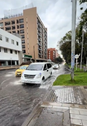 Brailsford mostró las calles inundadas del norte de Bogotá - crédito captura de pantalla ryanbrailsford/TikTok