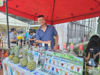La jornada en La Paz Centro reunió a familias, salvadoreños y viajeros extranjeros. Hubo ritmos, dinámicas y baile alrededor de la fruta tropical. Las recetas sorprendieron en más de una versión (Foto cortesía Santa María Ostuma)