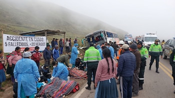 Tragedia en Cusco: Cinco muertos y más de 20 heridos tras la caída de un camión al abismo