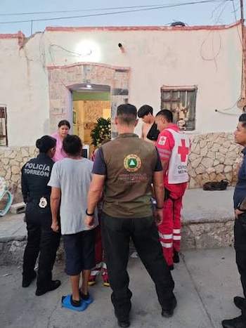 El episodio ocurrió tras un reporte de incendio en un domicilio de Torreón y rápidamente comenzó a circular en internet.