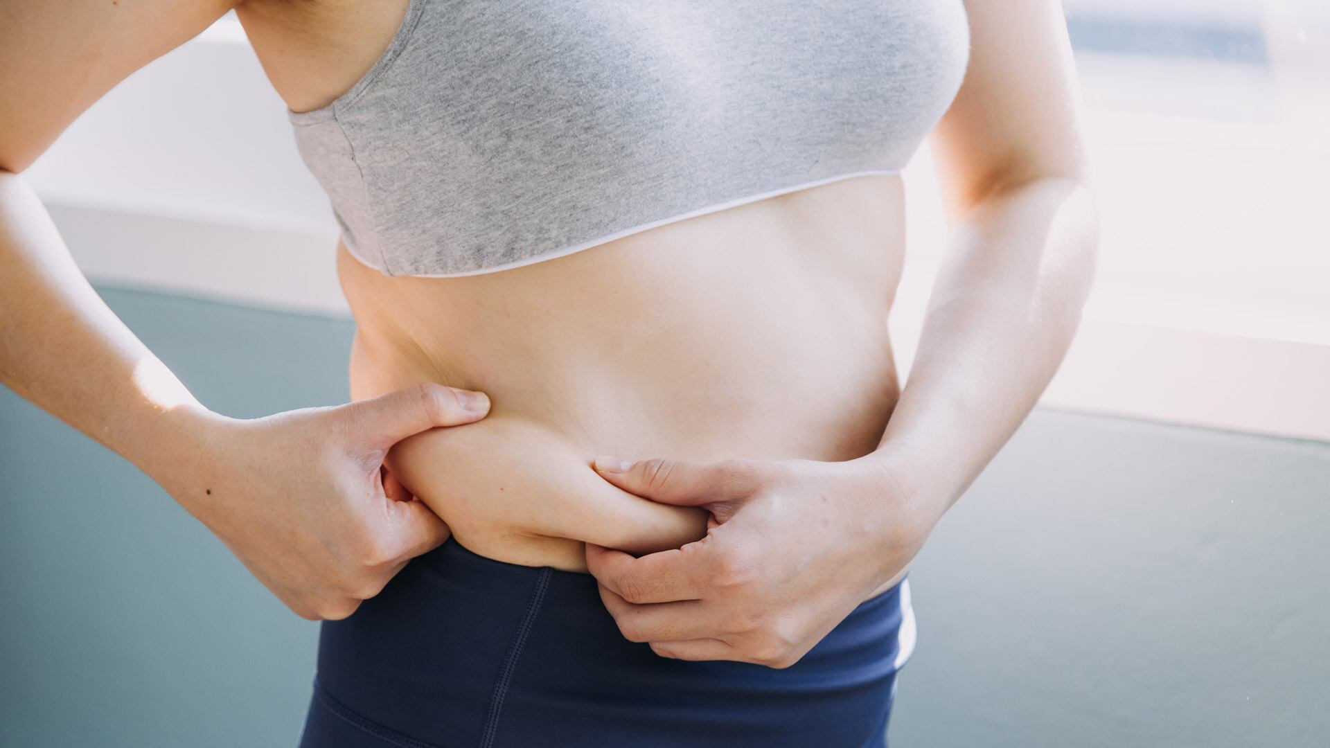 Expertos en nutrición destacan la importancia de la fibra y el almidón resistente para combatir la grasa visceral y prevenir enfermedades cardíacas (Freepik)