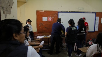 Autoridades realizan inspecciones escolares para frenar el narcomenudeo entre adolescentes en Guatemala