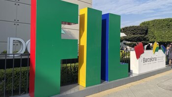 Love of Lesbian abre la