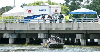 La policía está en vilo