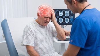Así puedes identificar un infarto cerebral y qué hacer en caso de emergencia