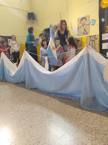 En su último acto escolar,