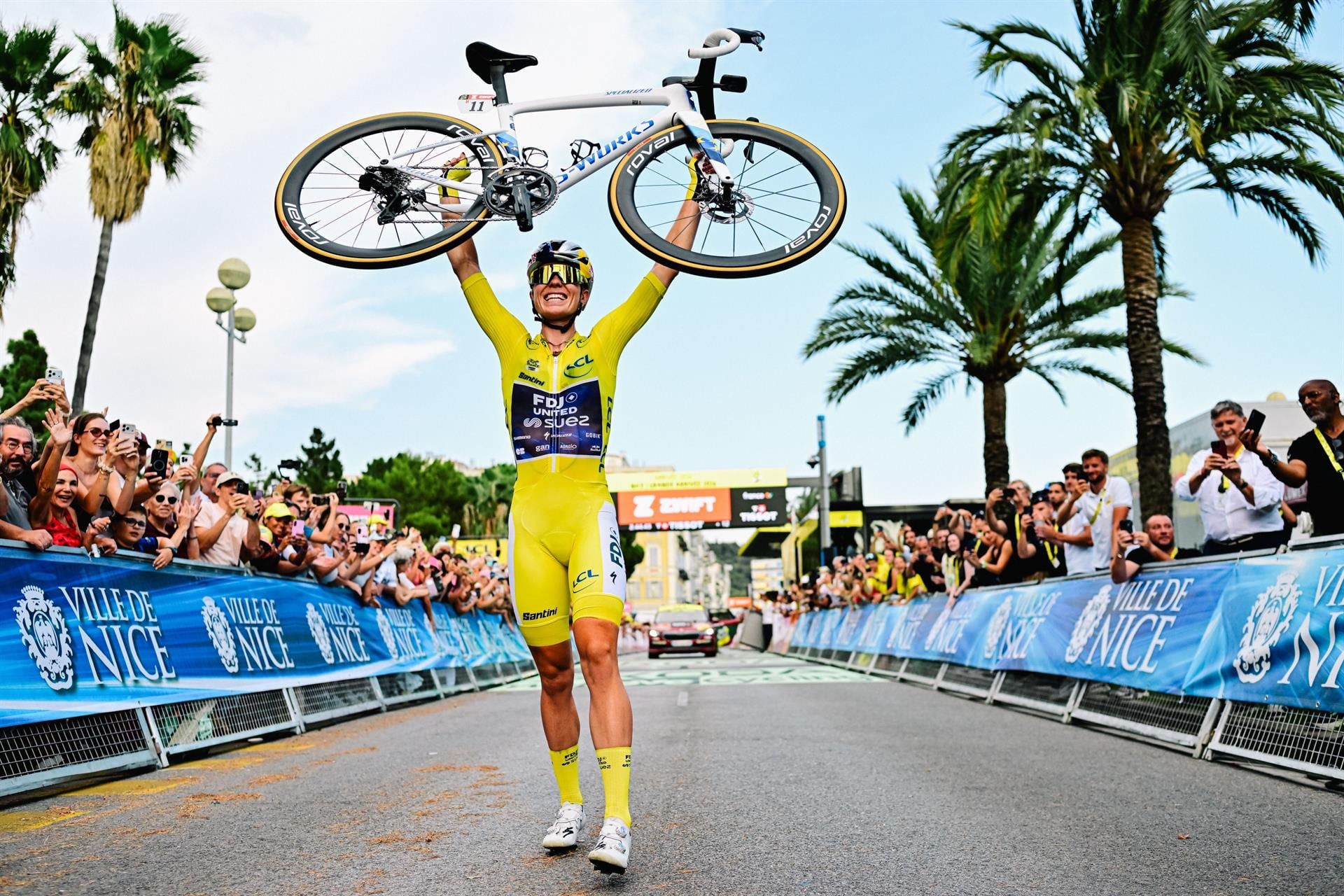Vollering gana su segundo Tour dejando atrás a Niewiadoma en Niza