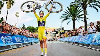Vollering gana su segundo Tour dejando atrás a Niewiadoma en Niza
