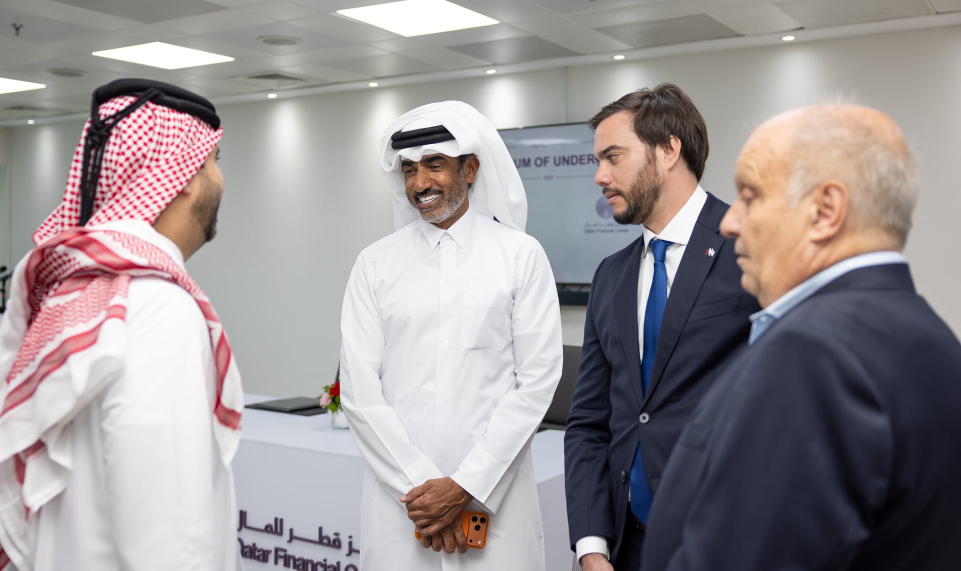 El CEO de Qatar Financial Center junto a la comitiva porteña