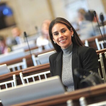 La representante habría recibido dádivas,