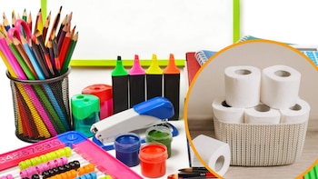 útiles escolares con papel higiénico.
