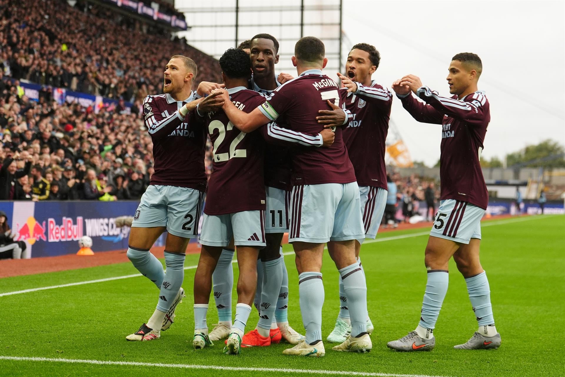 (Crónica) El Aston Villa rompe el inicio perfecto del City y el Arsenal lo aprovecha