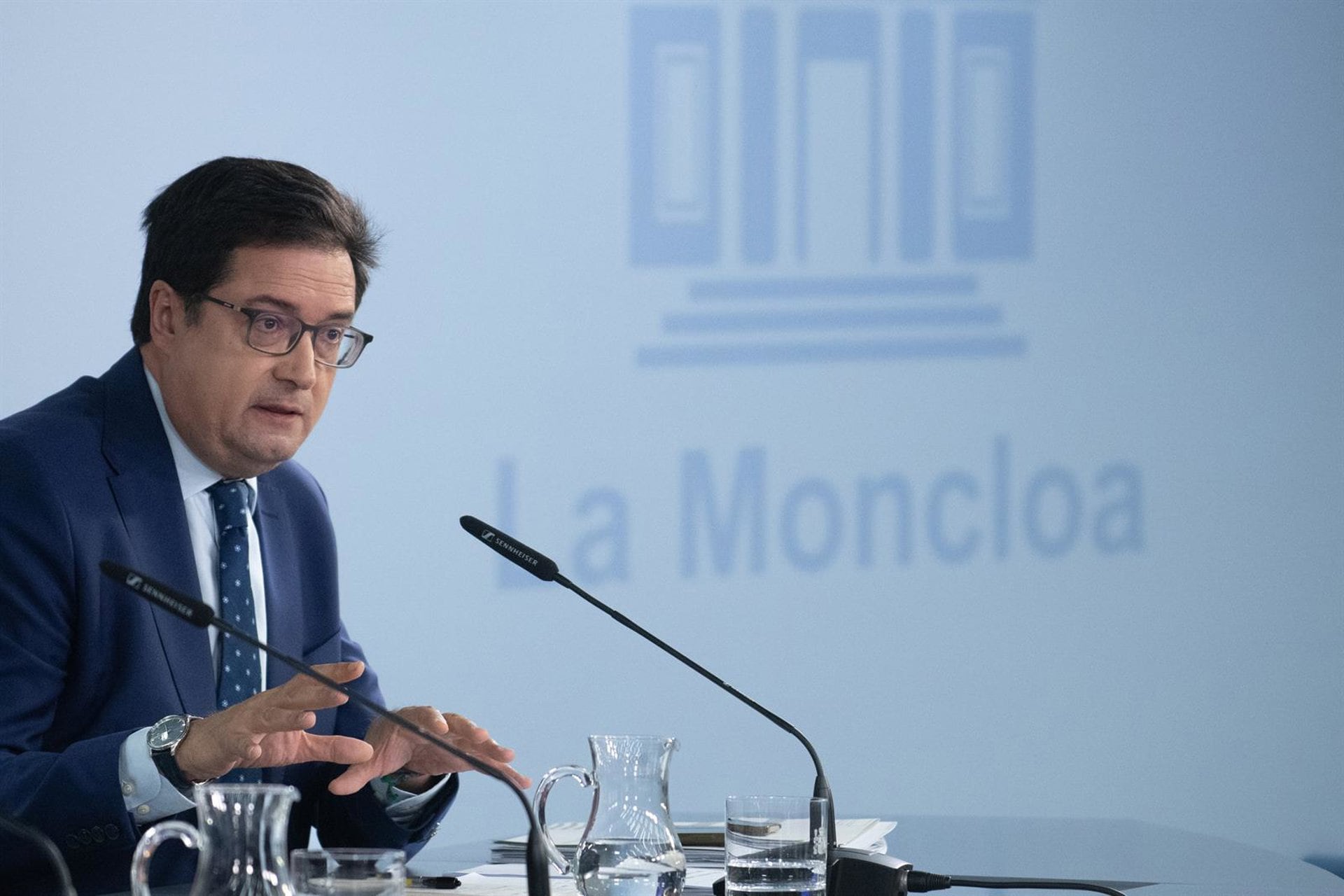 López defiende el "comportamiento intachable" de Zapatero y emplaza a conocer su versión en el 'caso Plus Ultra'