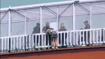 Mujer se arroja de puente peatonal cerca de Metro Agrícola Oriental, al oriente de la CDMX