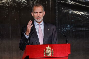 El rey Felipe interviene durante