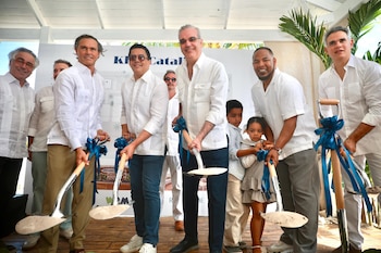 Con el tradicional "primer palazo",