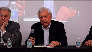 Mario Vargas Llosa, durante su