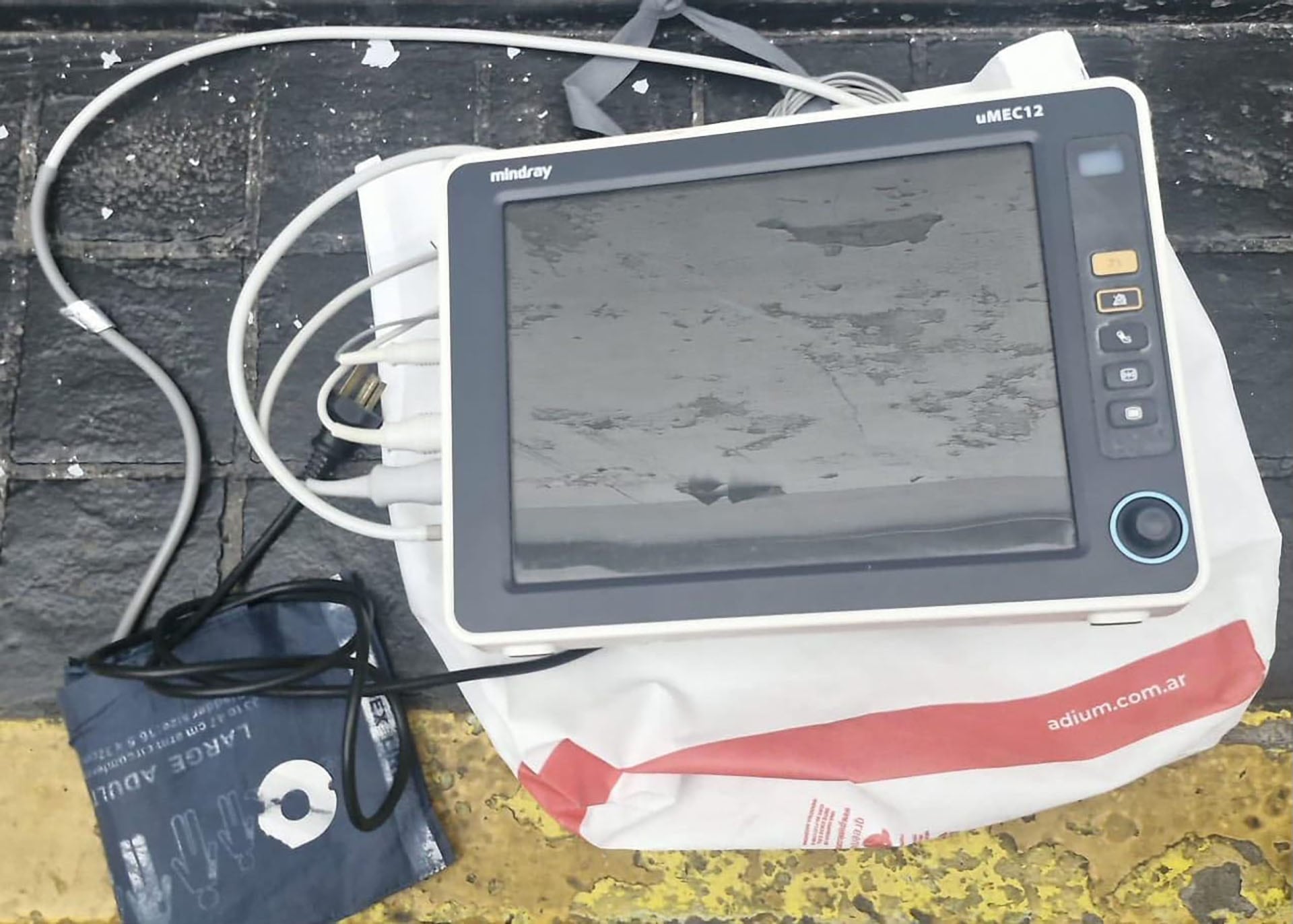 Detuvieron a un hombre que intentó vender un monitor de latidos fetales y una bomba de vacío del Hospital Fernández