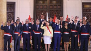 Desilú León y Teresa Hernández son las únicas mujeres dentro del gabinete de Gustavo Adrianzén. Foto: Presidencia del Perú