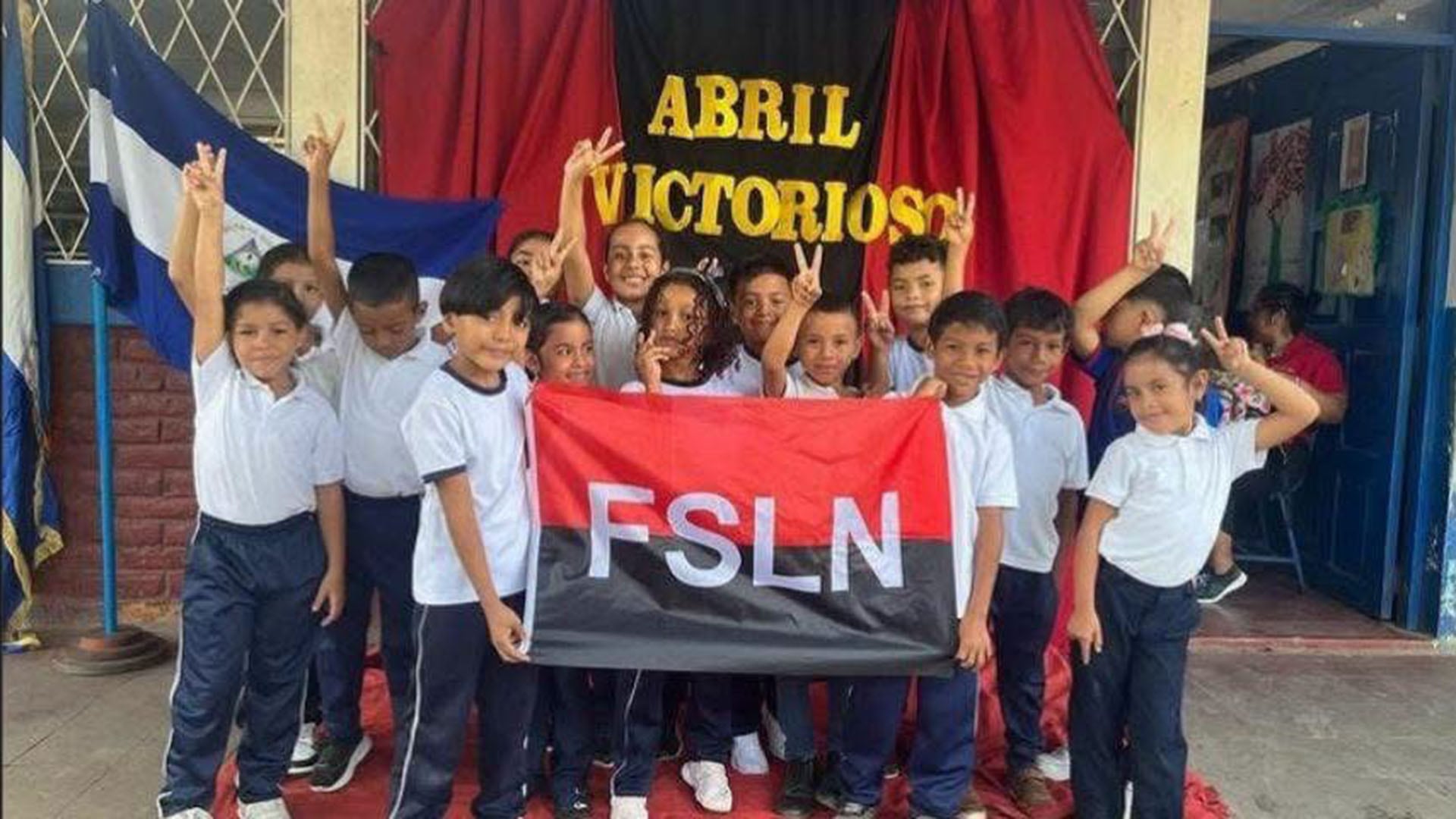 El régimen Ortega y Murillo usa con frecuencia niños en su propaganda política. (Foto 19 Digital)