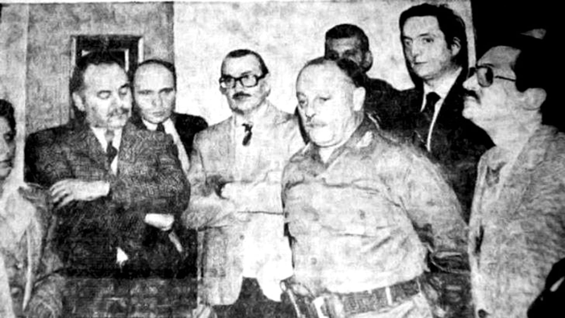 Detrás de Oscar Guerrero, un joven Néstor Kirchner