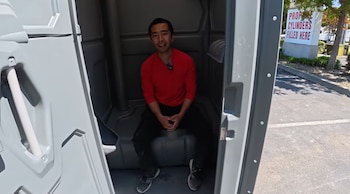 Daniel Tom, fundador de la