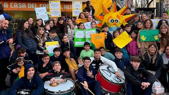 Padres, alumnos y docentes reclaman