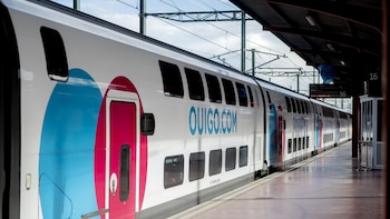 Detenido un tren en el túnel de Aranjuez tras engancharse a una catenaria: suspenden el servicio entre Madrid y Valladolid