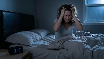 Cuidado si tú o tu familiar despiertan a estas horas: la ciencia explica qué le pasa al cerebro y qué enfermedades podrías tener