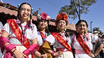 Xochimilco llama a sus flores
