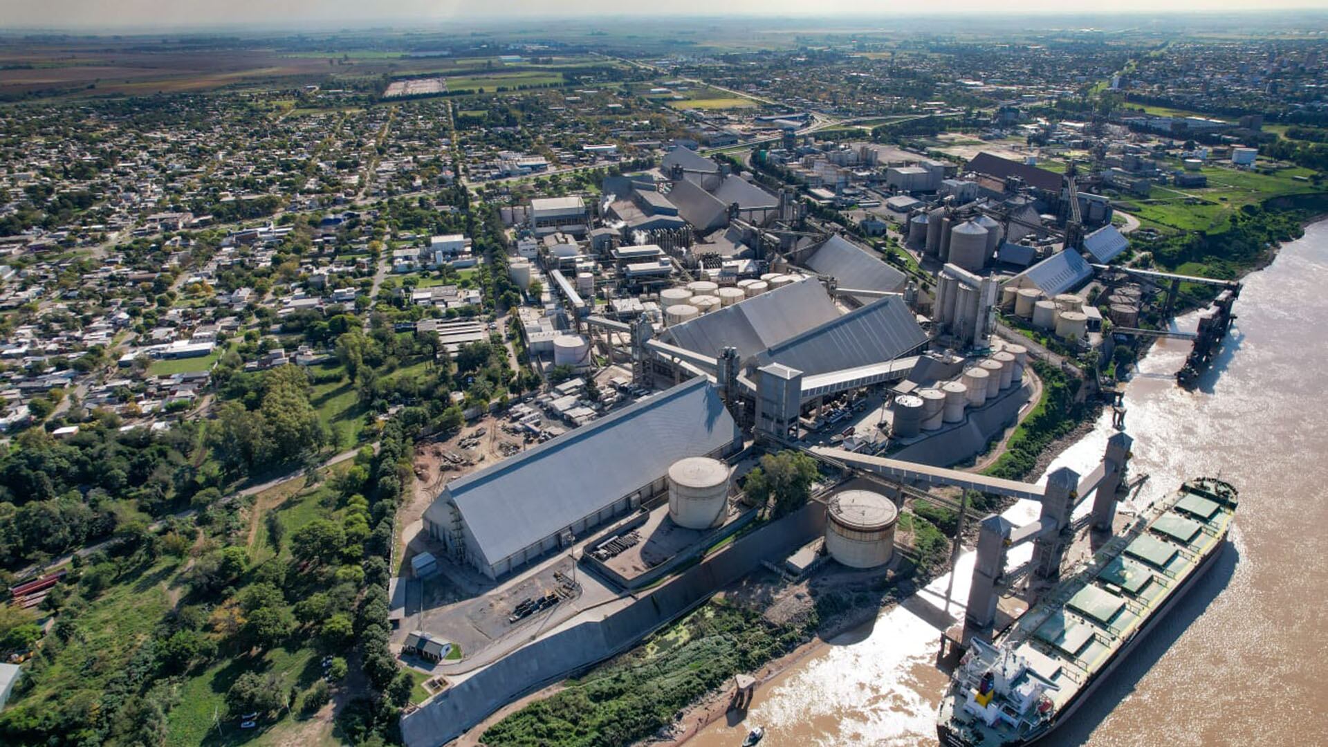 El puerto que ya tiene Molinos Agro en San Lorenzo, Santa Fe