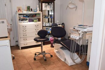 Las Autoridades Descubrieron el Consultorio