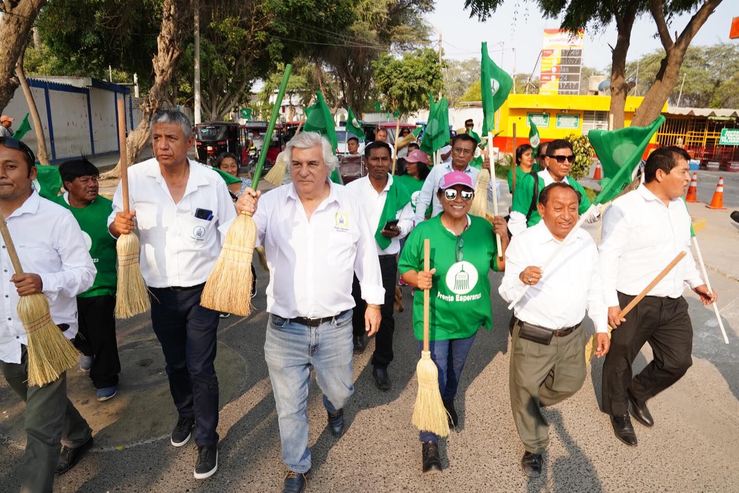 Fernando Olivera busca reposicionarse en campaña durante el primer debate rumbo a las elecciones 2026.