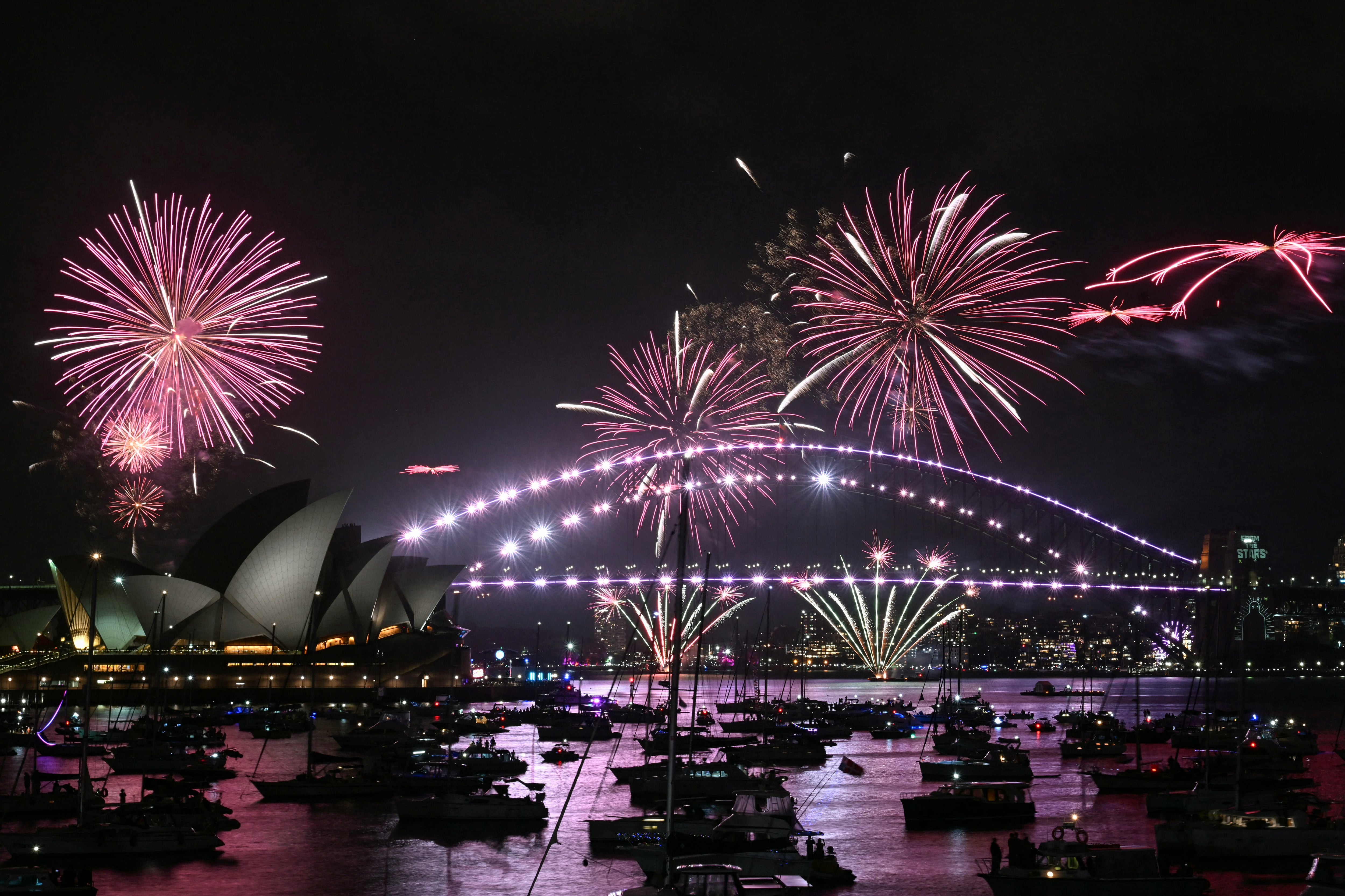 Año Nuevo en el mundo EN VIVO: Sidney recibió 2026 y homenajeó a las víctimas de Bondi