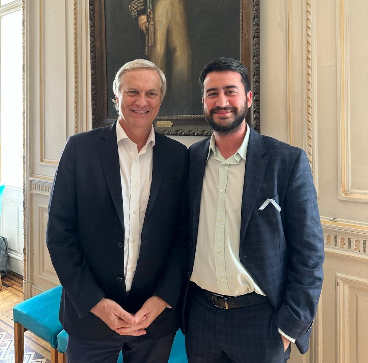 El secretario de Culto y Civilización, Nahuel Sotelo, y el candidato del Partido Republicano, Antonio Kast