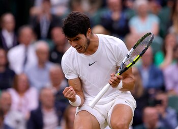 Alcaraz celebra un punto en