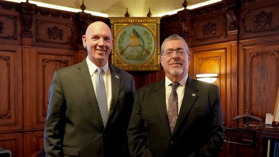 El diálogo reciente entre funcionarios guatemaltecos y estadounidenses ratificó el compromiso de ambas naciones en temas de seguridad regional y desarrollo comunitario, a la par de anunciarse los nuevos nombramientos en legaciones diplomáticas (Foto cortesía Embajada de los Estados Unidos)