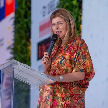 En Colombia, las microempresas representan el 98 % de las unidades económicas activas, pero aportan menos de una cuarta parte de los recursos al Sistema de Compensación Familiar, según indicó Adriana Guillén Arango presidenta de Asocajas - crédito Adriana Guillén Arango/LinkedIn
