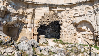 Un incendio durante las guerras carlistas cambió para siempre el destino de este monasterio perdido en la Montaña Alavesa