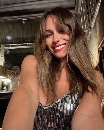 Pampita brilló en la noche