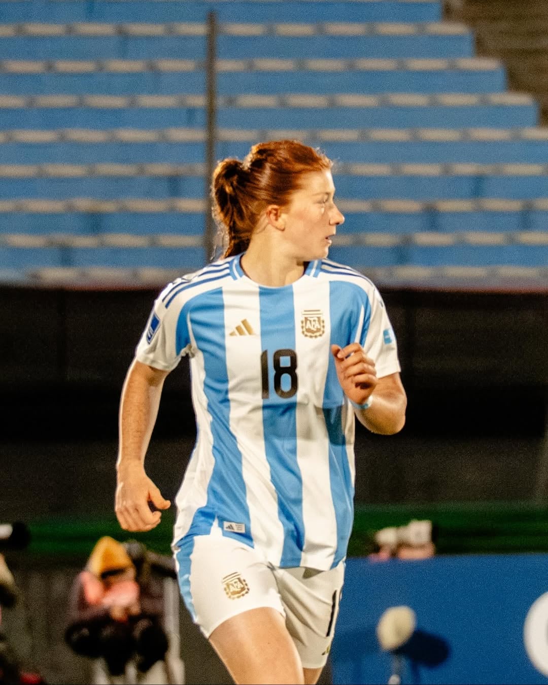 Annika Paz en su debut con la selección argentina en la Liga de Naciones, donde le marcó un gol a Uruguay (Instagram @annikapaz_)