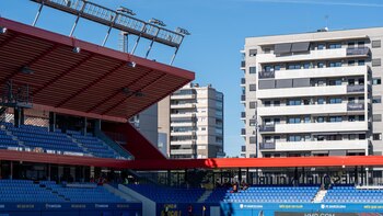 Laporta plantea ampliar en 10.000