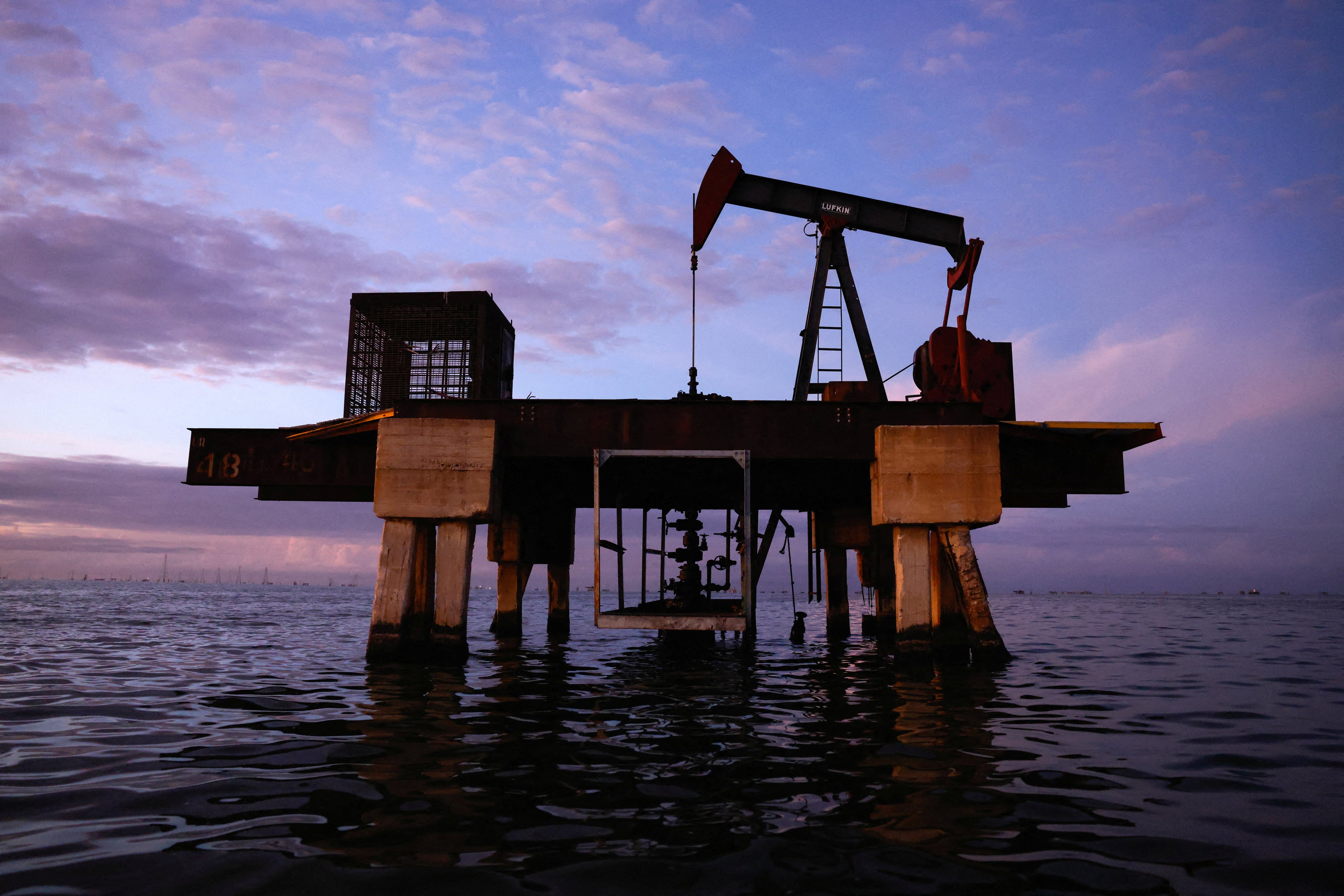El precio del barril de petróleo Brent se sitúa por encima de los USD90 - crédito Leonardo Fernández Viloria/Reuters
