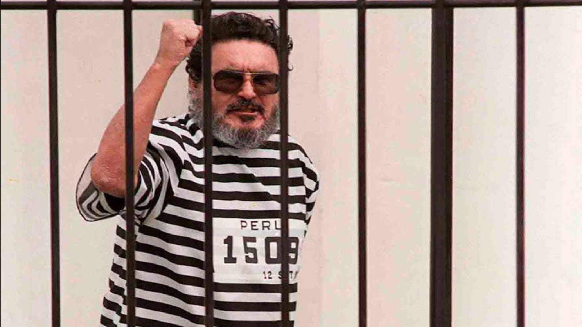 Abimael Guzmán fue condenado a cadena perpetua el 7 de octubre de 1992. El juicio a puerta cerrada simbolizó la firme respuesta del Estado frente al terrorismo de Sendero Luminoso. (Andina)