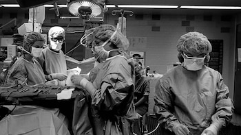 “Una cabeza enorme con dos