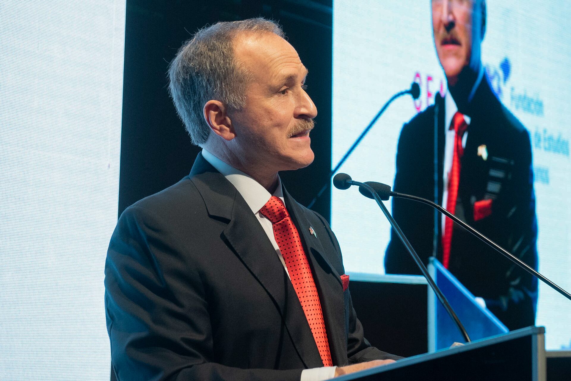 El embajador de Estados Unidos en Argentina, Peter Lamelas