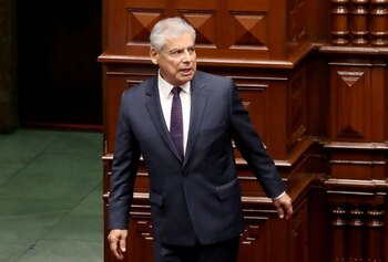 Imagen de archivo del ex primer ministro de Perú, César Villanueva, durante la discusión de un proyecto de ley en el Congreso en Lima, Septiembre 19, 2018. REUTERS/Mariana Bazo